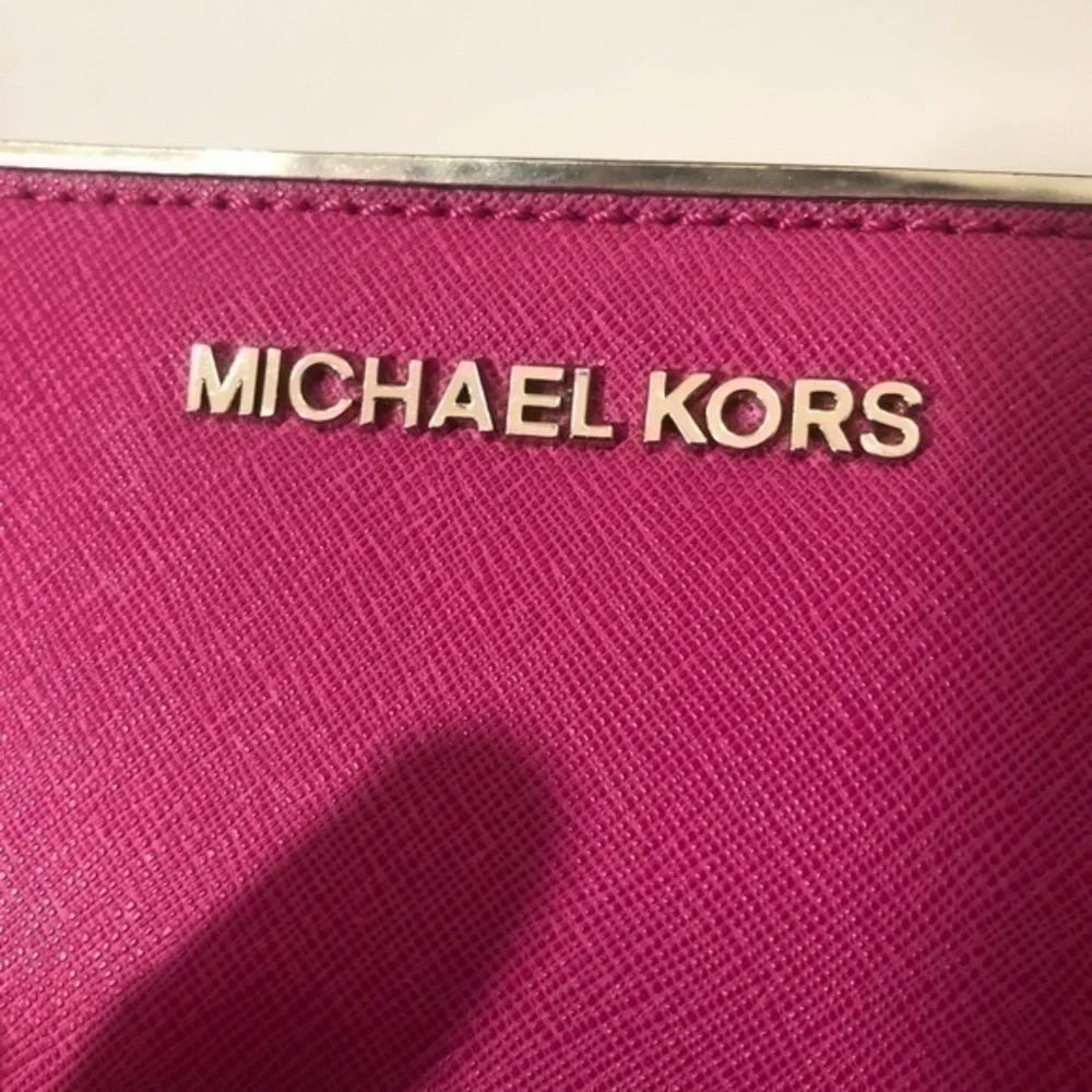 Michael kors pink wallet zipper - Picture 10 of 10